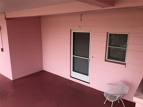 3rd image of 640 N Park Ave APT 21