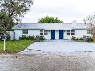 1867 Windsor Dr, North Palm Beach, FL 33408