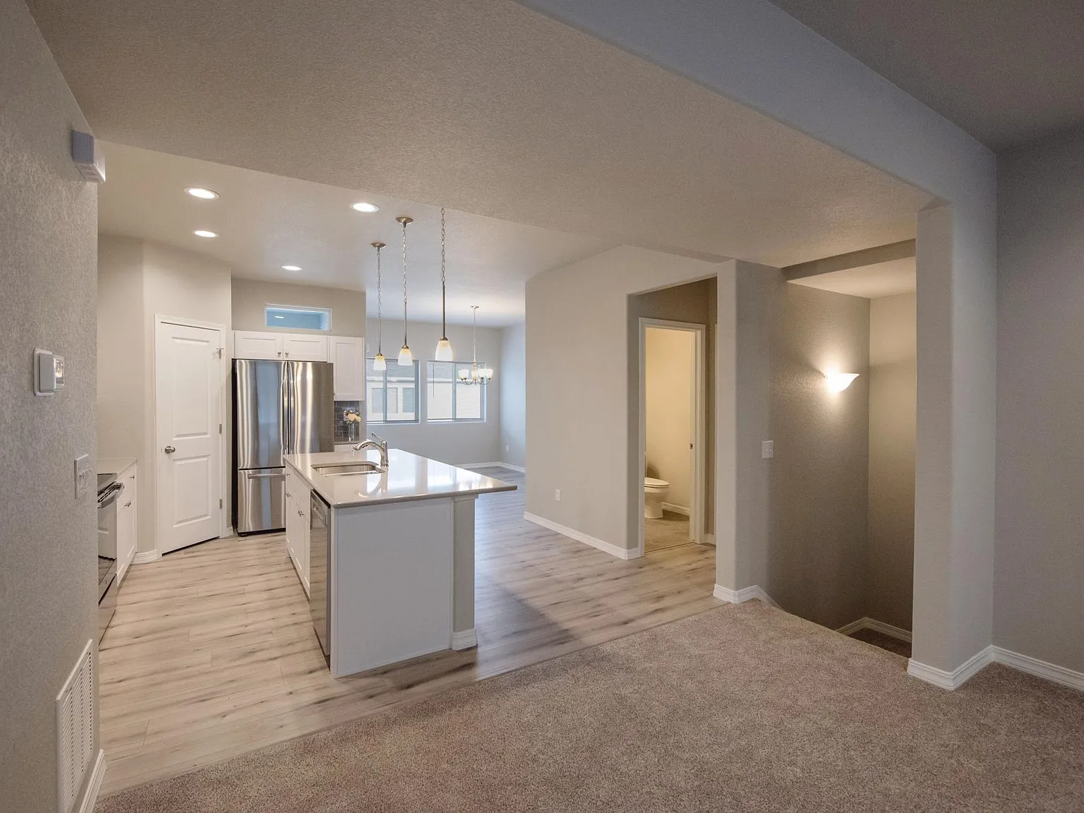 3 bed, 2305 sqft, $2,450 — Photo 4