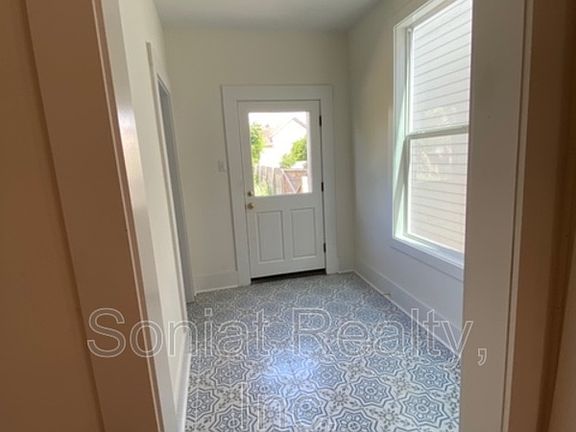 4th image of 1220 Bartholomew St