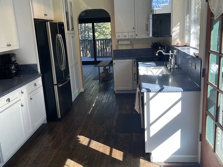 757 Michael Dr — Photo 6
