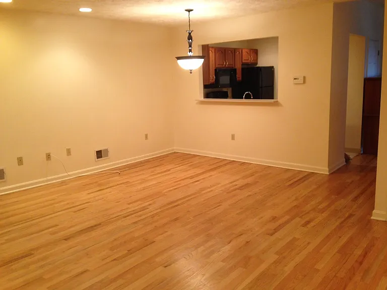 381 Woodruff St — Photo 4
