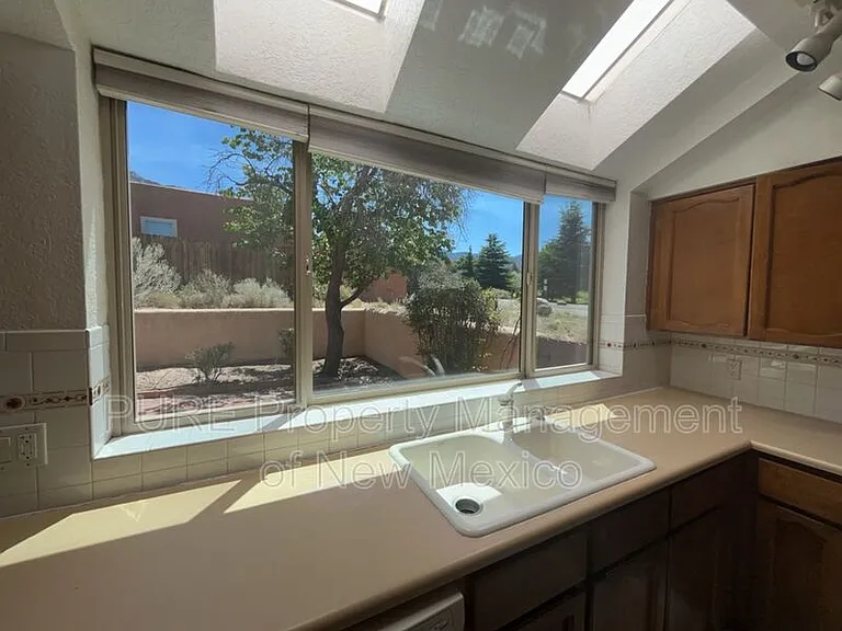 727 Cedar Hill Ln NE #8 — Photo 13