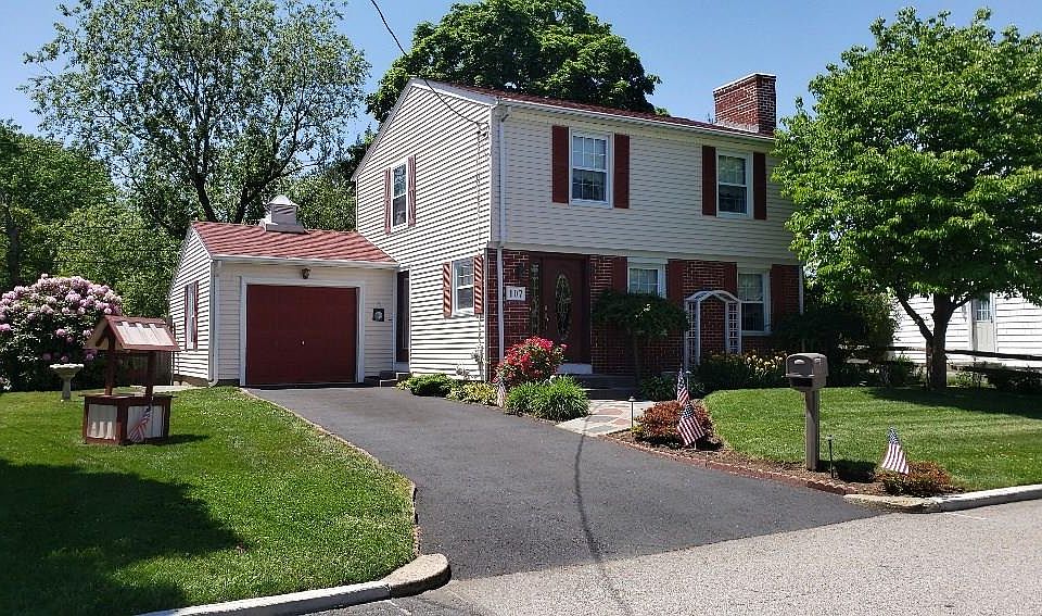 1st image of 107 Glen Meadows Dr