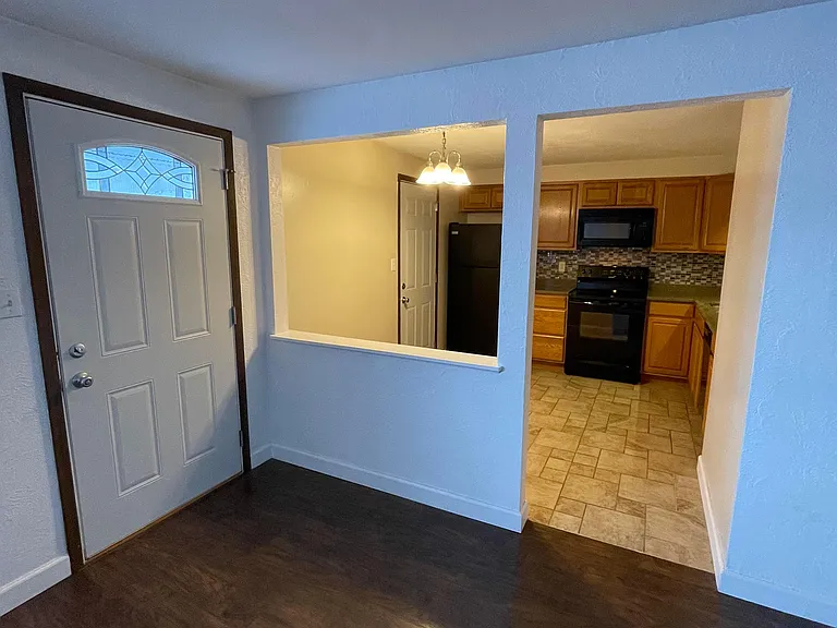 120 Shoshone Dr #B — Photo 2