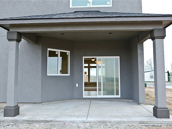 3rd image of 835 E Olympia