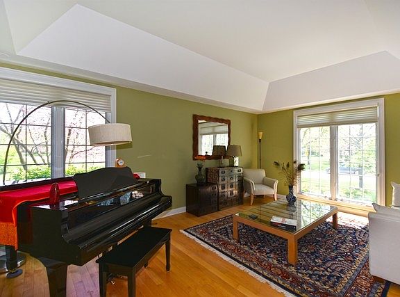 3rd image of 11120 Glenbrook Ln