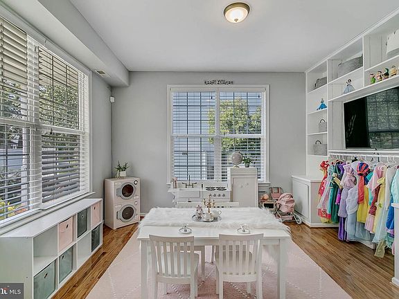 5th image of 1024 Allen Ave