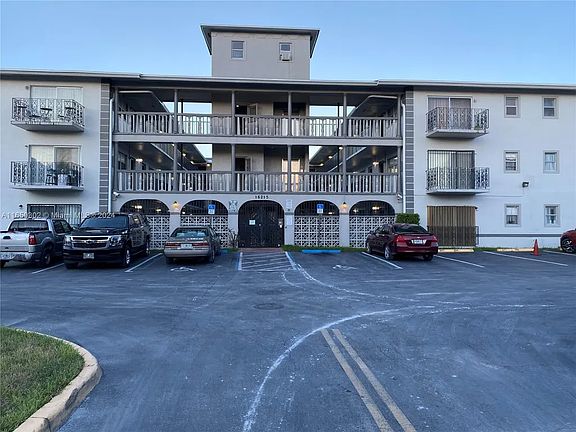 4th image of 16215 NE 18th Ct APT 307