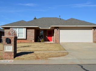 313 Tecumseh Meadows Dr, Norman, OK 73069