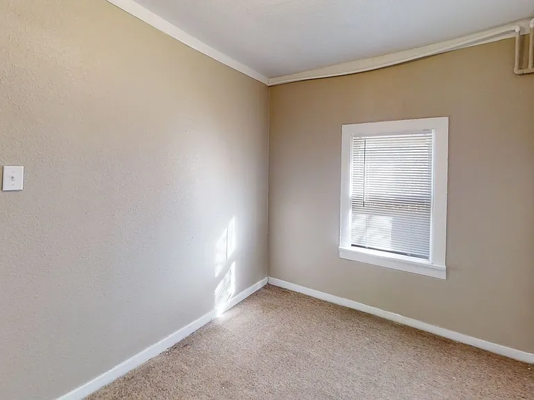 216 S Avenue I #1 — Photo 6