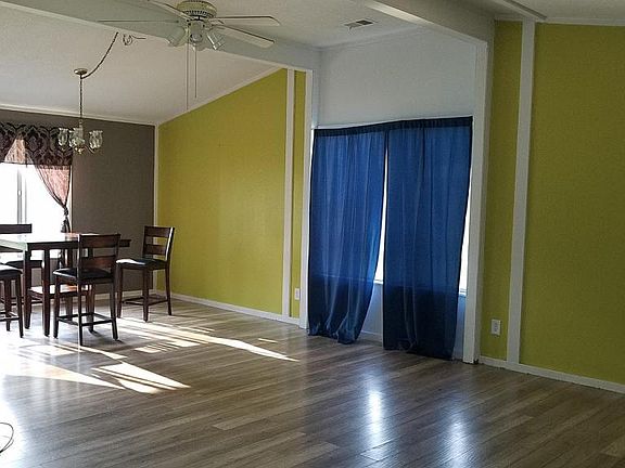 3rd image of 10 Cypress Ln
