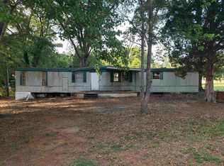 213 Rhode Island Cir, Chesnee, SC 29323