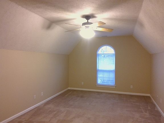 5th image of 3438 Meadowhill Dr