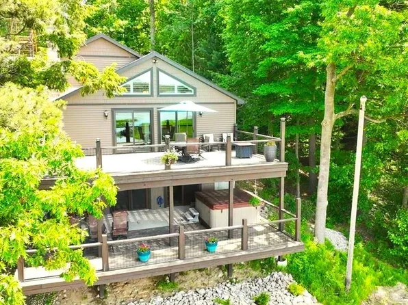 17363 Summit St, Barryton, MI 49305