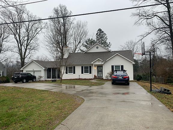 2nd image of 5611 Lake Shore Dr