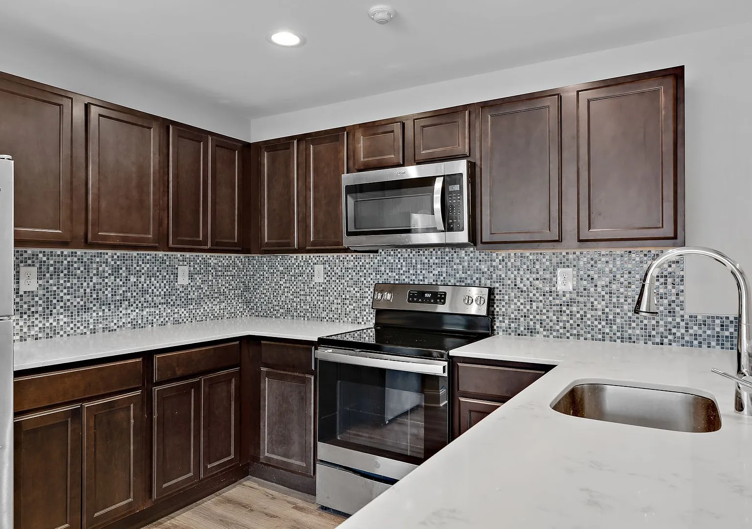536 Madison Ave — Photo 2