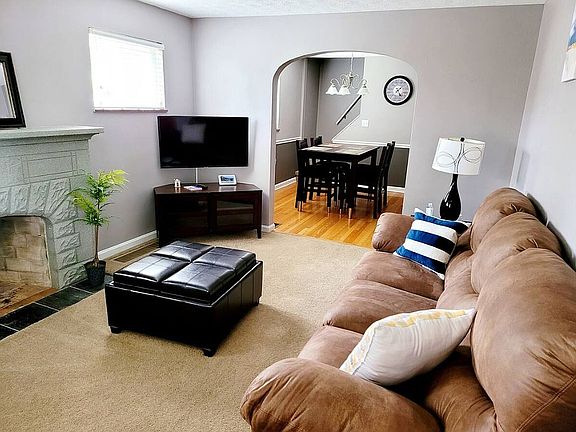 4th image of 7721 Moss Ct