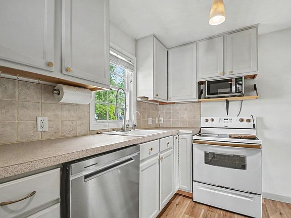 5th image of 54345 Maple Lane Ave