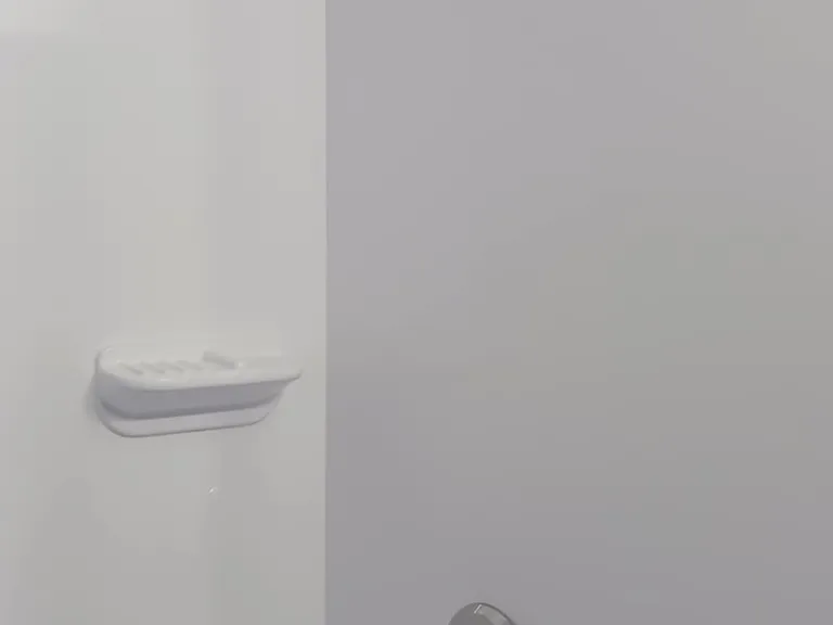 shower/tub