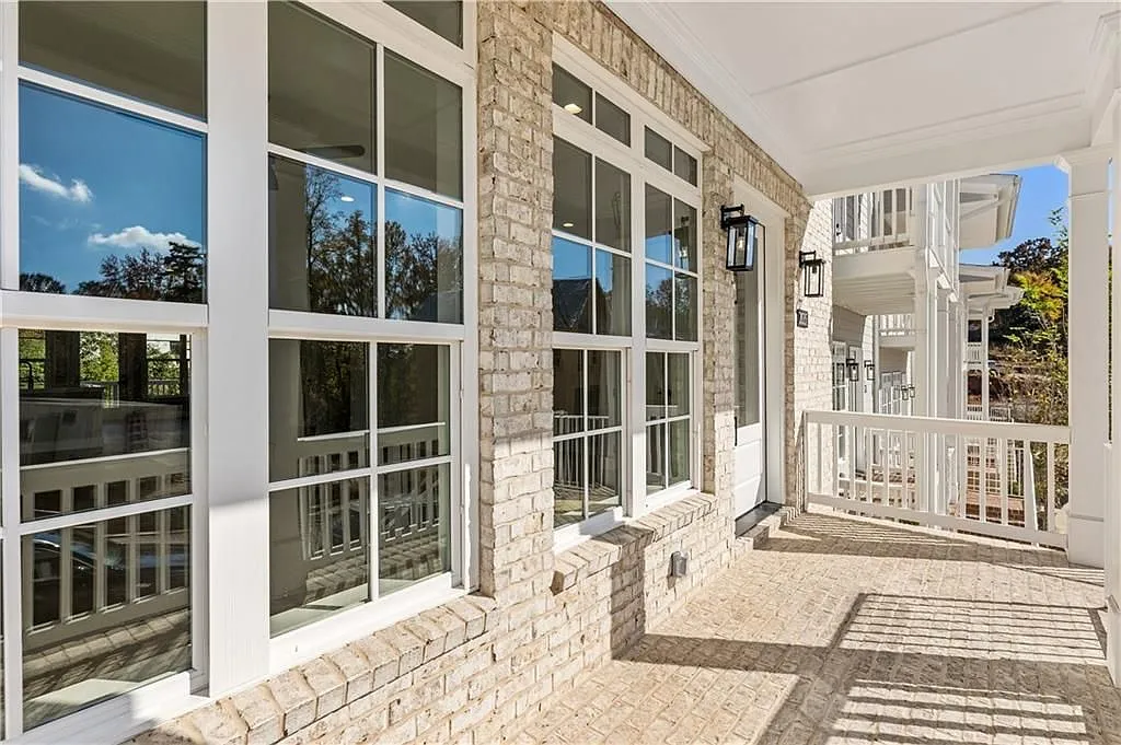 4 bed, 4.0 bath, 2566 sqft, $3,750 — Photo 4