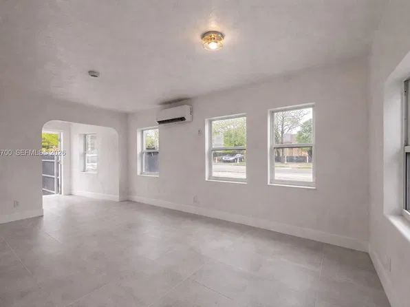 2707 Lincoln St #17-18, Hollywood, FL 33020