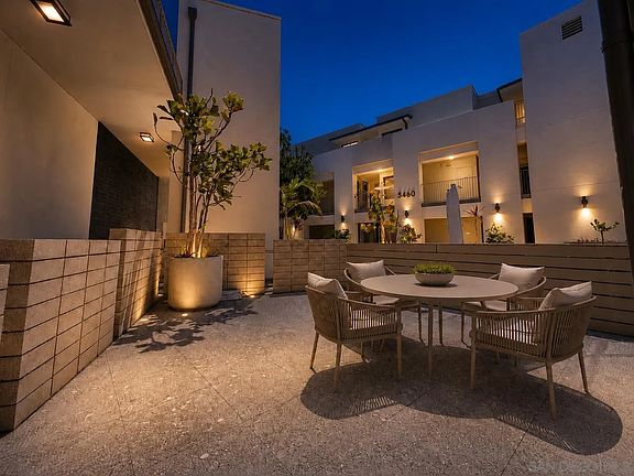 2nd image of 5482 La Jolla Blvd #L103