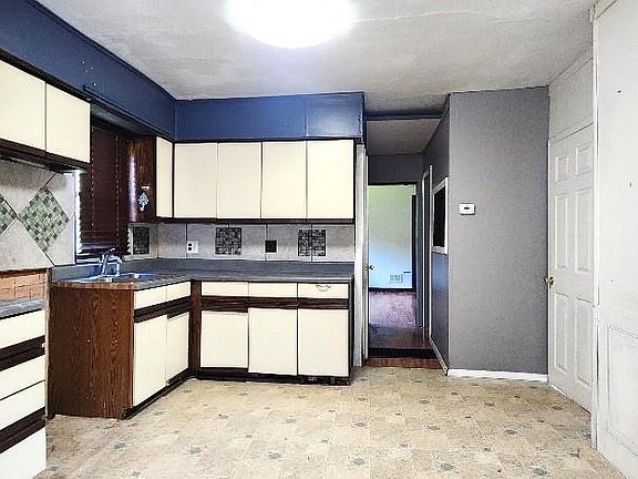 5th image of 2307 Spencer Ave