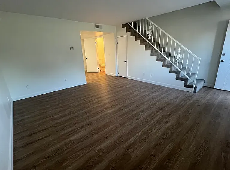 7601 Newlin Ave #B — Photo 3