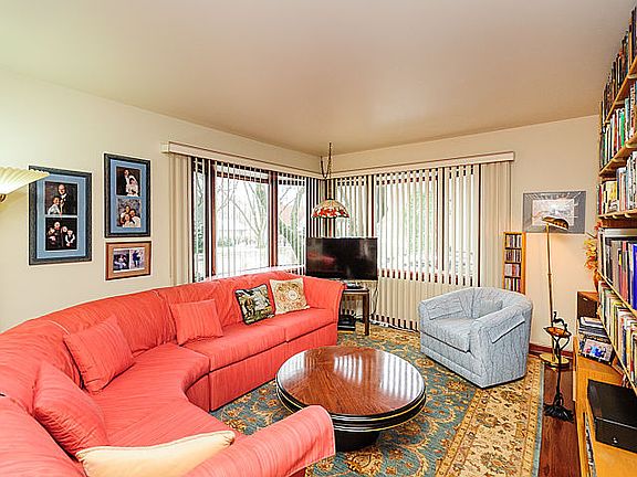 3rd image of 514 N Chatham Ave