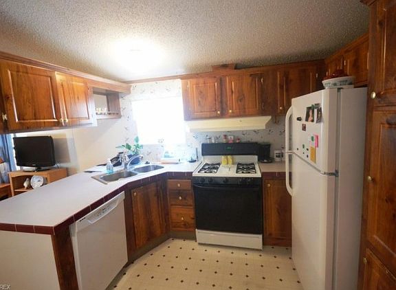 5th image of 8 Carrie Ln #8