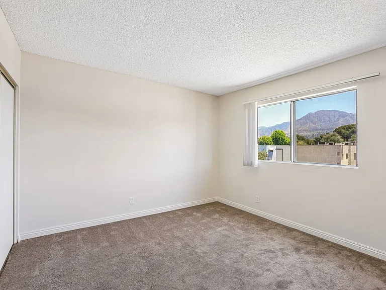 8541 Foothill Blvd., Sunland — Photo 50