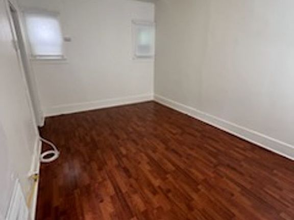 3rd image of 1122 Gladys Ave APT 10