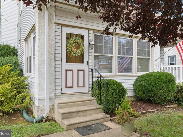 226 N Linden Ave, Upper Darby, PA 19082