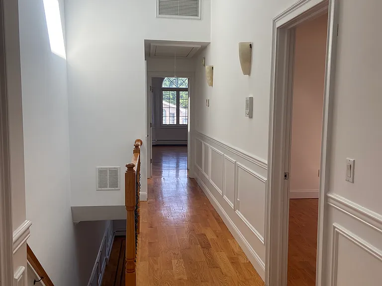 215 4th St #A — Photo 11
