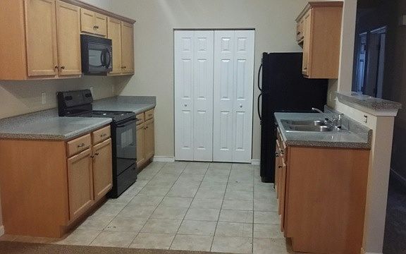 3rd image of 541 Rose Cottage Cir