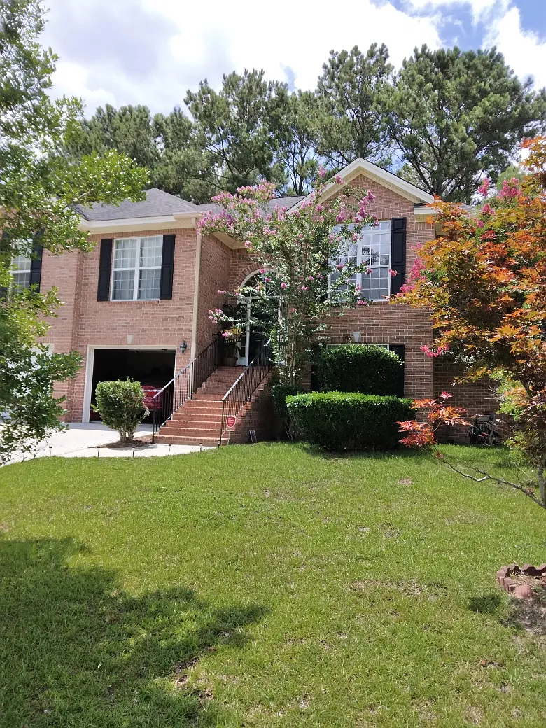 4 bed, 2784 sqft, $2,645 — Photo 1