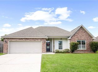 733 English Oak Dr, Madisonville, LA 70447