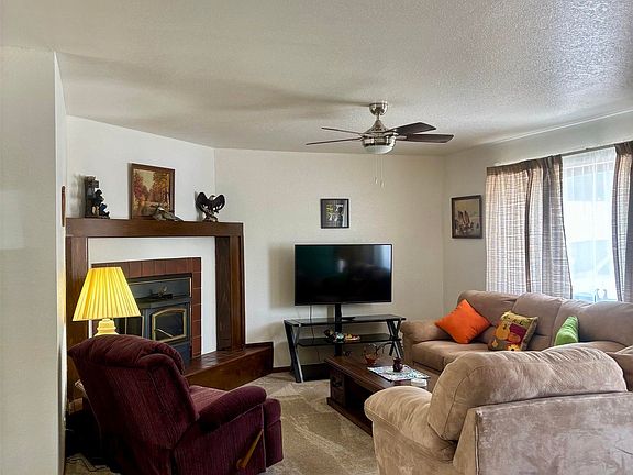 4th image of 1017 Elm Dr