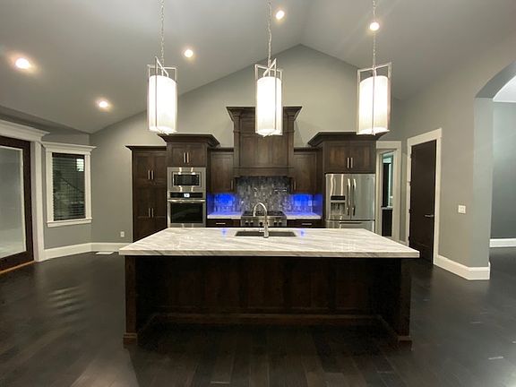3rd image of 3240 Temple Peak Dr