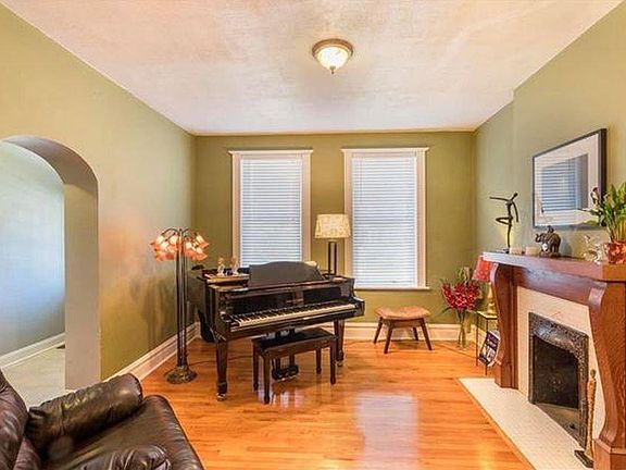 2nd image of 3834 Juniata St #1