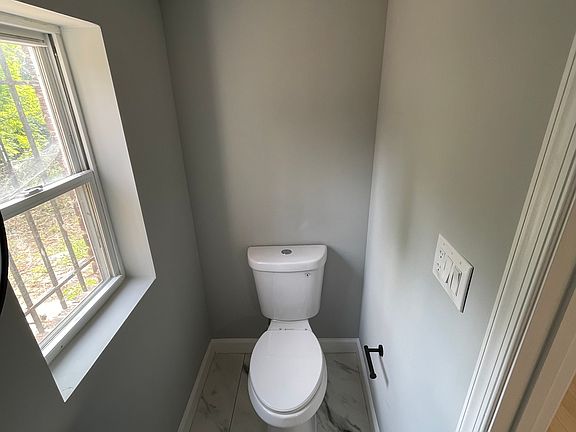4th image of 145 Wilmington Pl SE