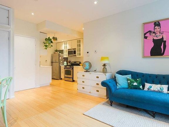 3rd image of 936 Fulton St #D3