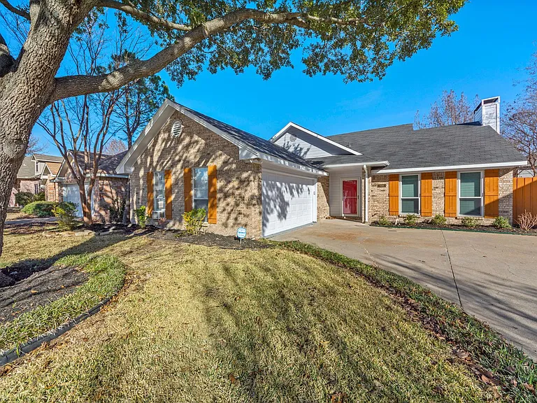 128 Overbrook Dr — Photo 2