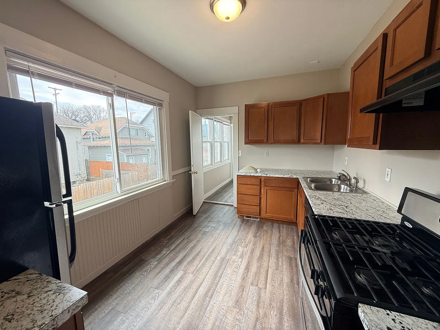 1013 Fremont Ave NW — Photo 1