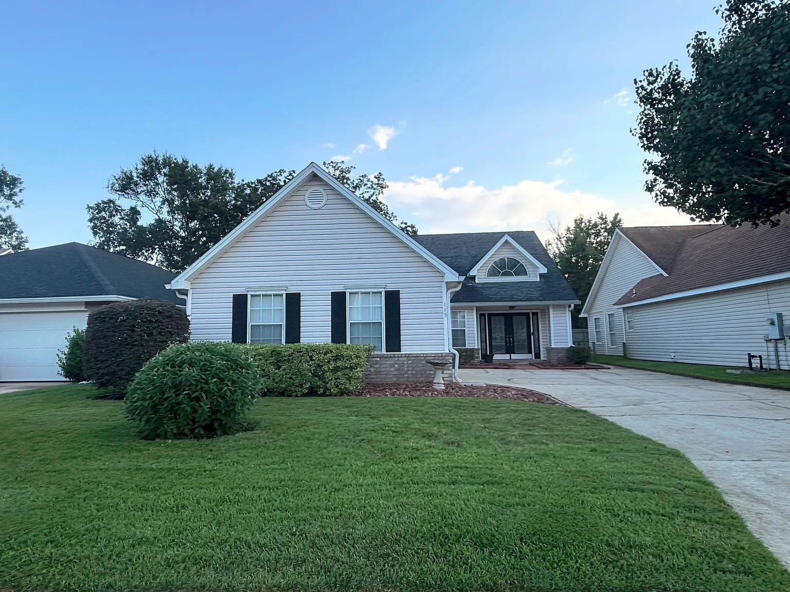 3 bed, 1696 sqft, $1,950 — Photo 2