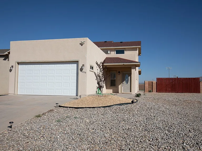 1253 San Miguel St — Photo 6