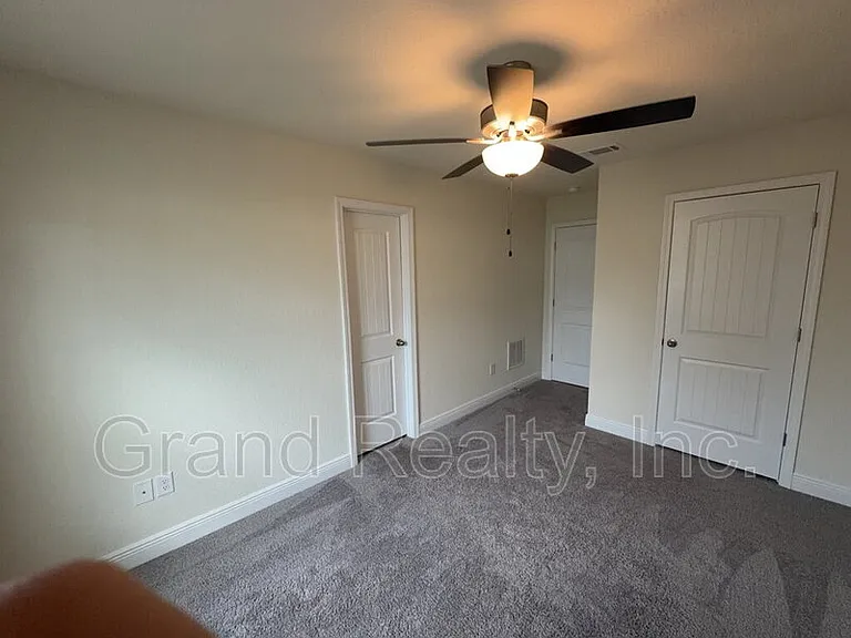 4393 Village Oak Ln — Photo 16