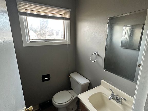 4th image of 119 E Summerset Ln #A