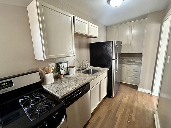 3rd image of 4332 Holly St #2